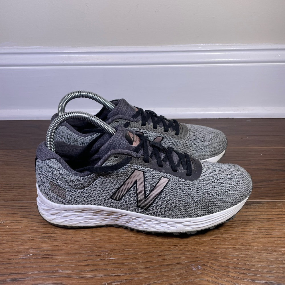 New Balance Arishi Fresh Foam Running Shoe Womens Size 7.5 WARISSO1 Gray White